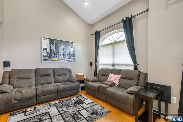 129 Rock Creek Drive, Clifton, NJ 07014