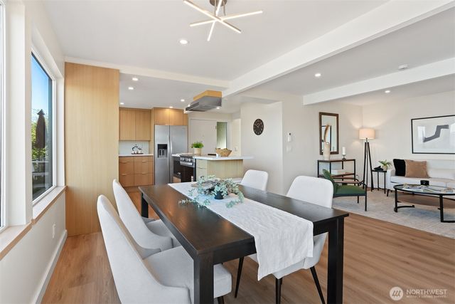 2122 Halleck Avenue SW, Seattle, WA 98116