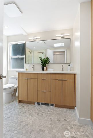 2122 Halleck Avenue SW, Seattle, WA 98116