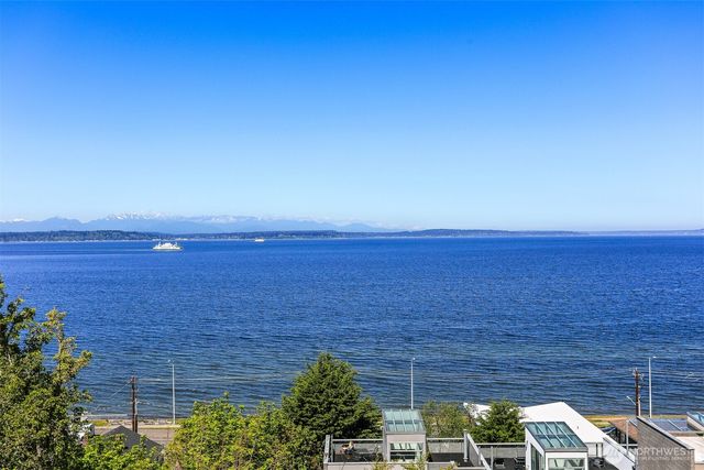 2122 Halleck Avenue SW, Seattle, WA 98116
