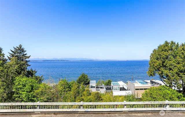 2122 Halleck Avenue SW, Seattle, WA 98116