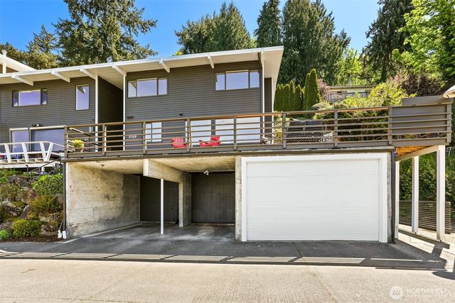 2122 Halleck Avenue SW, Seattle, WA 98116