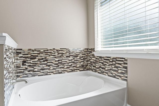 133 DICKENS Drive, Freeport, FL 32439