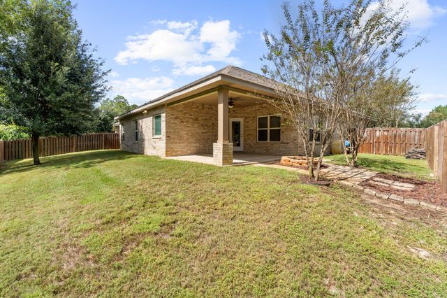 133 DICKENS Drive, Freeport, FL 32439