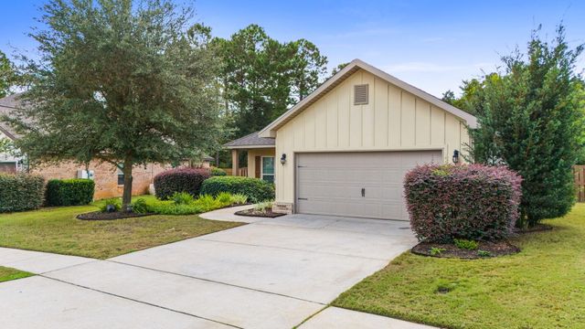 133 DICKENS Drive, Freeport, FL 32439