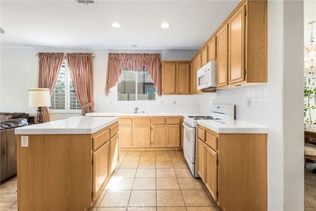 34301 Sherwood, Yucaipa, CA 92399