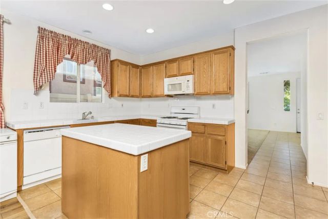 34301 Sherwood, Yucaipa, CA 92399