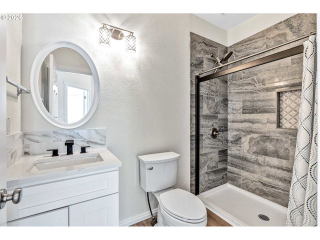 241 Sw 105TH Ter, Portland, OR 97225