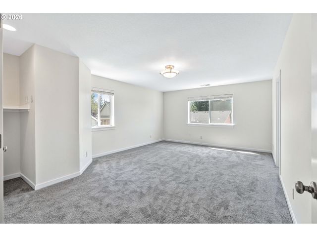 241 Sw 105TH Ter, Portland, OR 97225