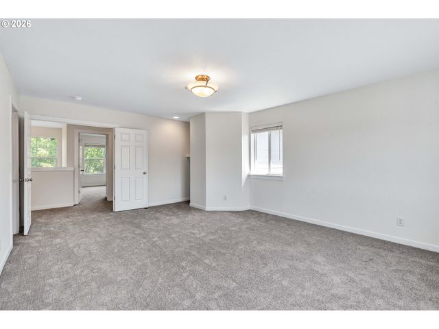 241 Sw 105TH Ter, Portland, OR 97225