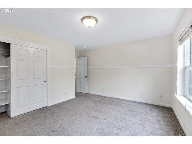 241 Sw 105TH Ter, Portland, OR 97225