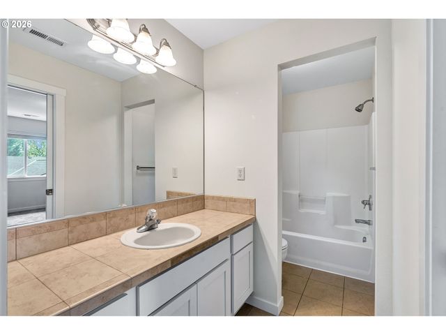 241 Sw 105TH Ter, Portland, OR 97225