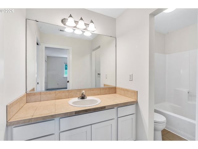 241 Sw 105TH Ter, Portland, OR 97225