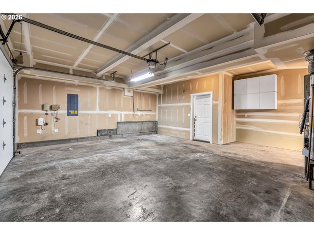 241 Sw 105TH Ter, Portland, OR 97225