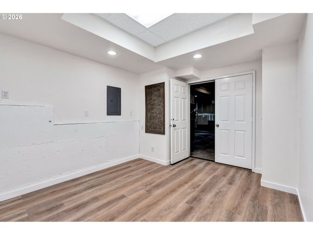 241 Sw 105TH Ter, Portland, OR 97225