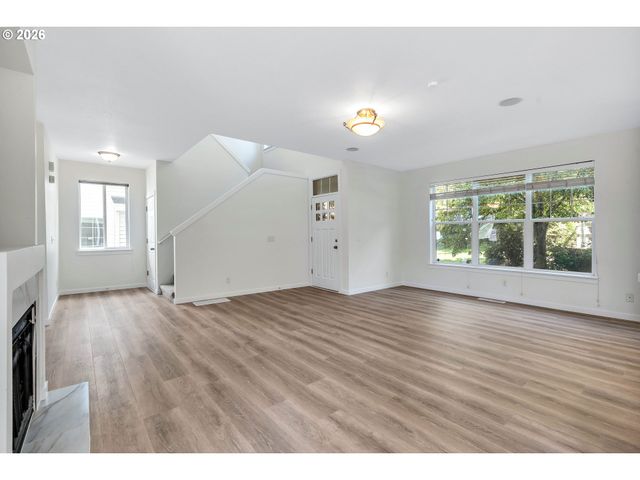 241 Sw 105TH Ter, Portland, OR 97225