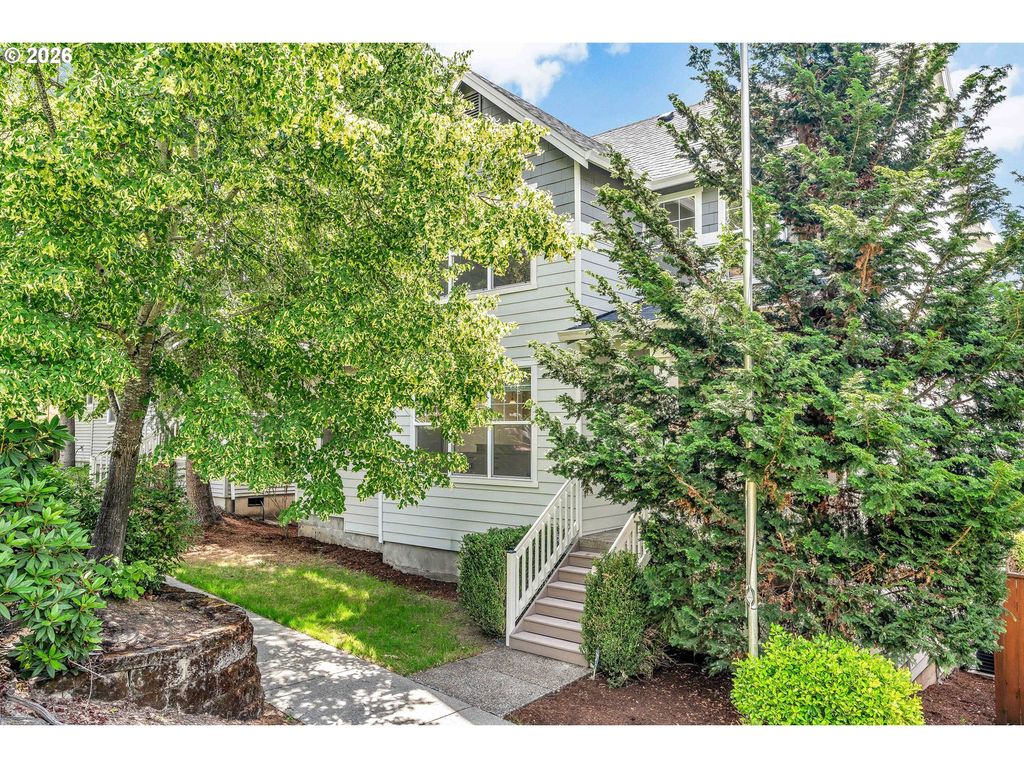 241 Sw 105TH Ter, Portland, OR 97225