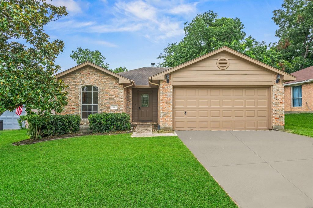 331 Lake View Drive, Montgomery, TX 77356