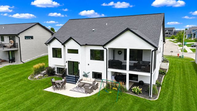 1987 31st Street SW, Rochester, MN 55902