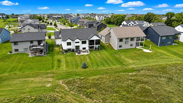 1987 31st Street SW, Rochester, MN 55902