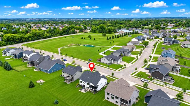 1987 31st Street SW, Rochester, MN 55902