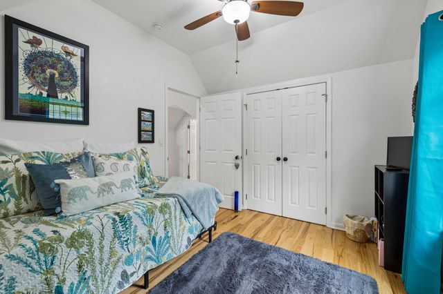 7916 E Plunders Creek Rd, Dickson, TN 37055