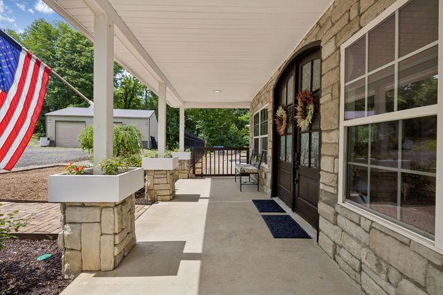7916 E Plunders Creek Rd, Dickson, TN 37055
