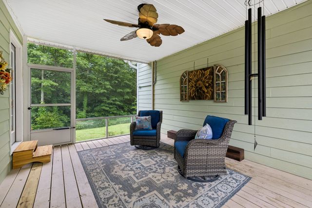 7916 E Plunders Creek Rd, Dickson, TN 37055