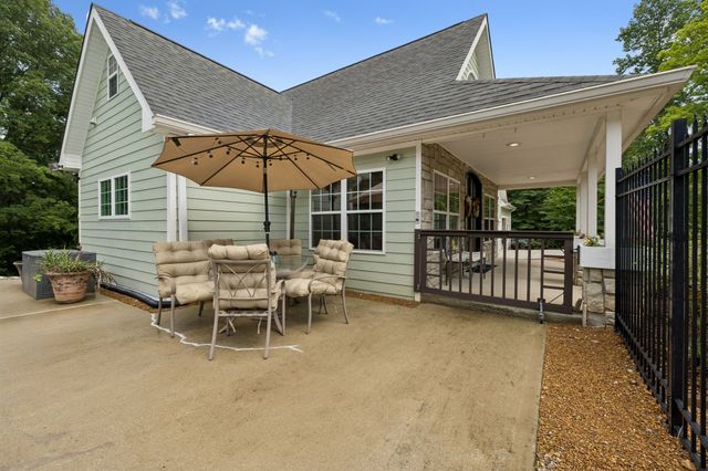 7916 E Plunders Creek Rd, Dickson, TN 37055