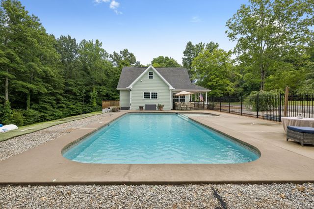 7916 E Plunders Creek Rd, Dickson, TN 37055