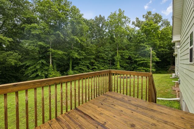 7916 E Plunders Creek Rd, Dickson, TN 37055