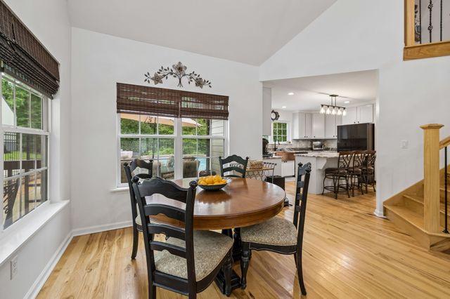 7916 E Plunders Creek Rd, Dickson, TN 37055