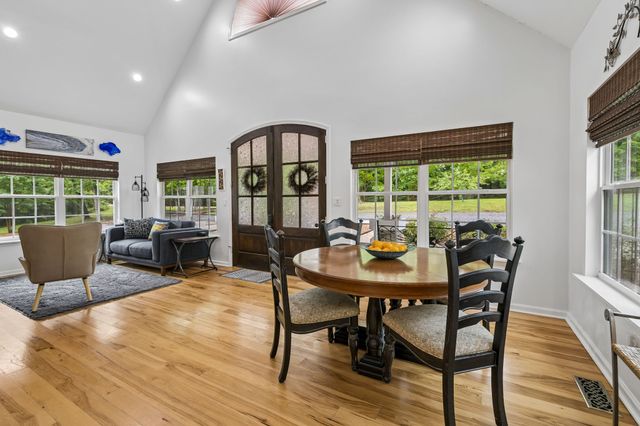 7916 E Plunders Creek Rd, Dickson, TN 37055