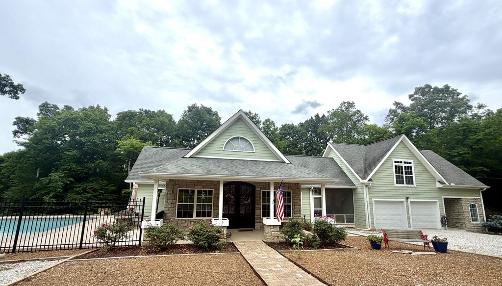 7916 E Plunders Creek Rd, Dickson, TN 37055