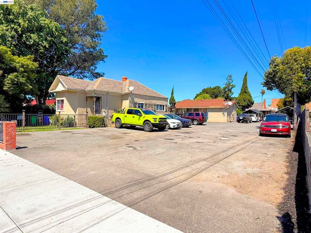 591 W Sunset Blvd, Hayward, CA 94541