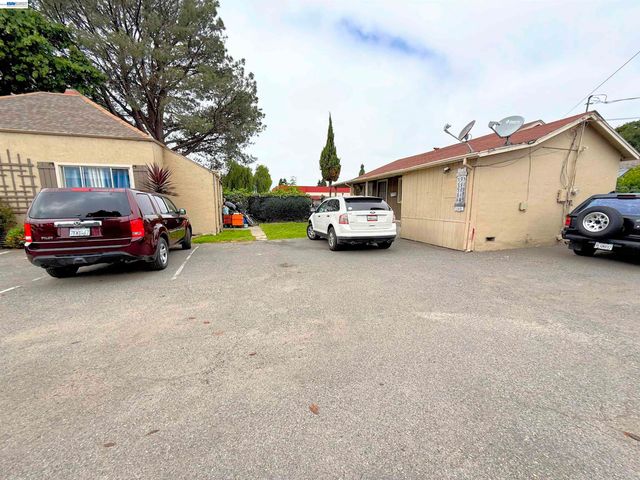 591 W Sunset Blvd, Hayward, CA 94541