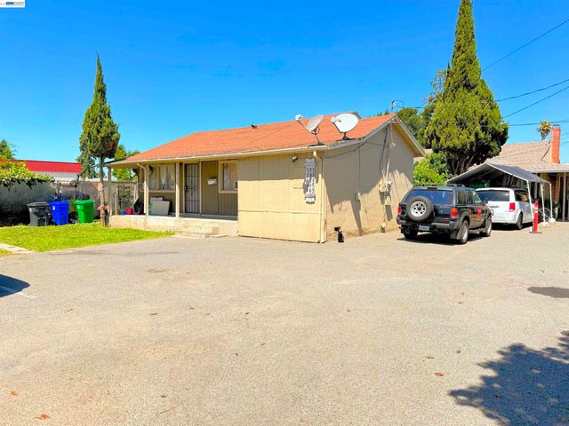 591 W Sunset Blvd, Hayward, CA 94541
