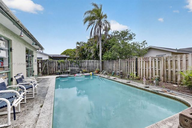 9131 NW 31st Pl, Sunrise, FL 33351