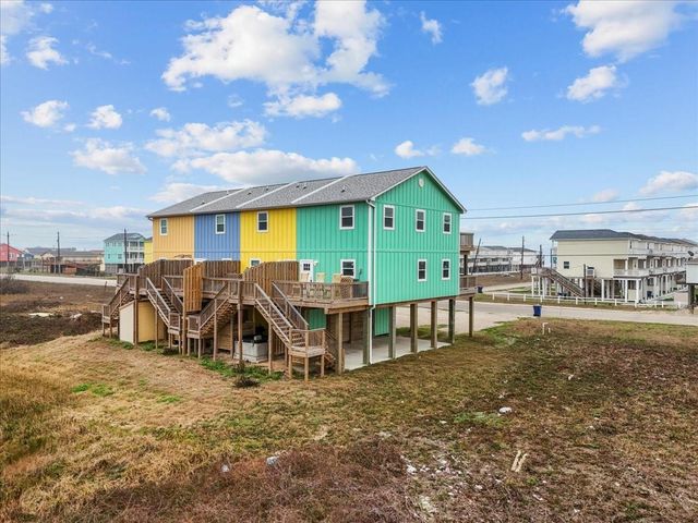 913 Blue Water Highway, Surfside Beach, TX 77541