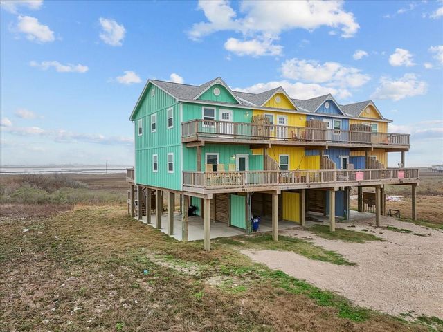 913 Blue Water Highway, Surfside Beach, TX 77541