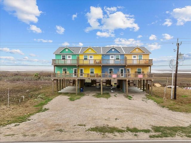 913 Blue Water Highway, Surfside Beach, TX 77541