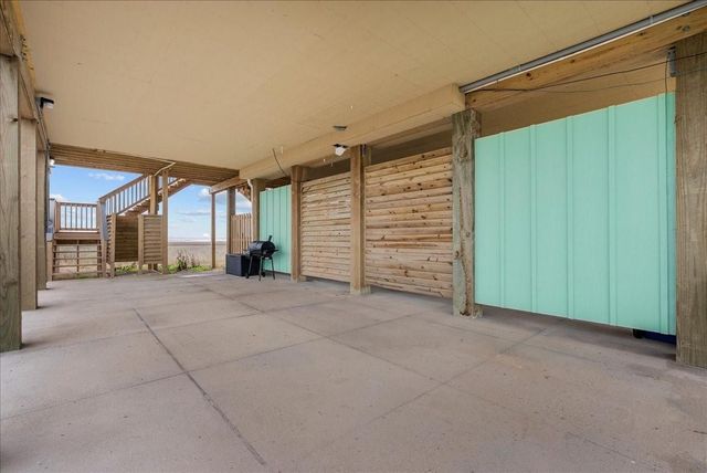 913 Blue Water Highway, Surfside Beach, TX 77541