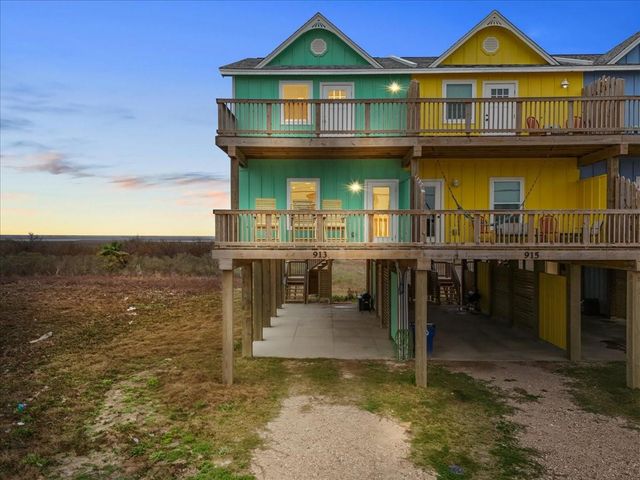 913 Blue Water Highway, Surfside Beach, TX 77541