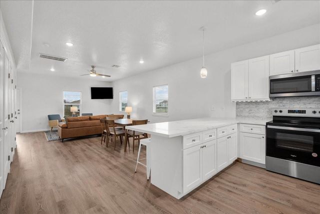 913 Blue Water Highway, Surfside Beach, TX 77541