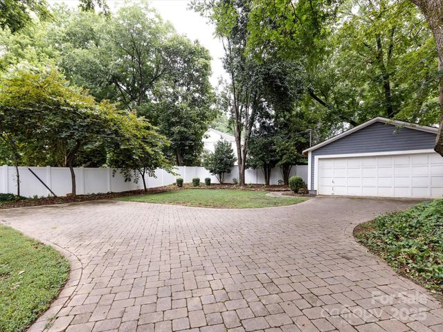 2909 Park Road, Charlotte, NC 28209