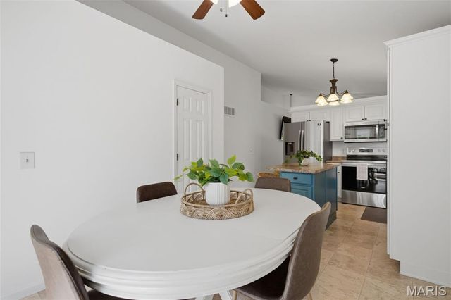 9 Queensboro Drive, St Peters, MO 63376