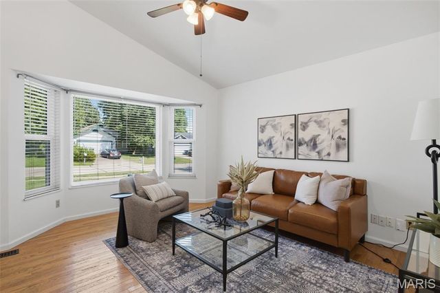 9 Queensboro Drive, St Peters, MO 63376