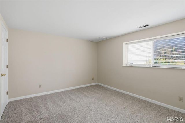 9 Queensboro Drive, St Peters, MO 63376