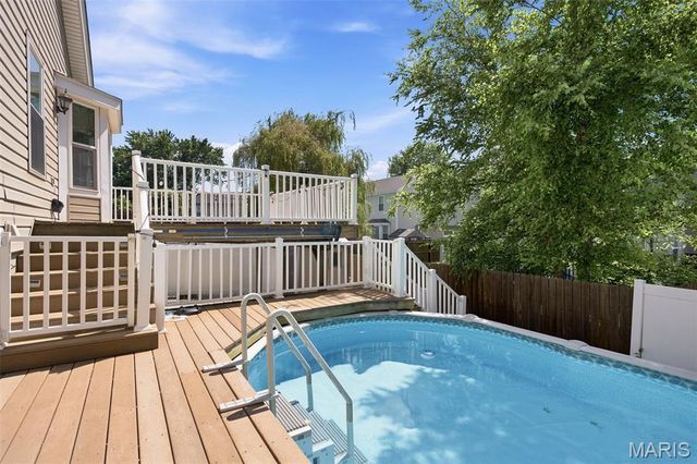 9 Queensboro Drive, St Peters, MO 63376
