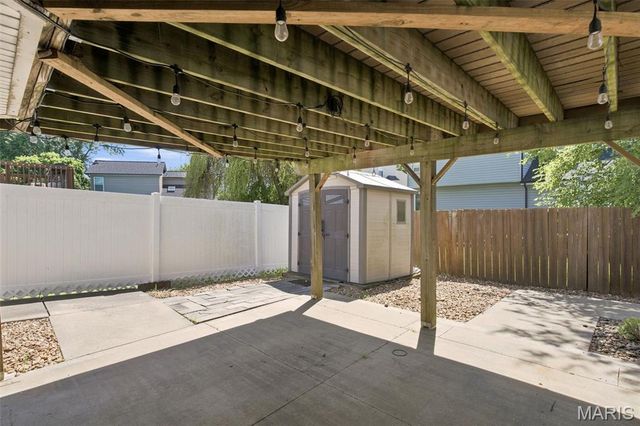 9 Queensboro Drive, St Peters, MO 63376